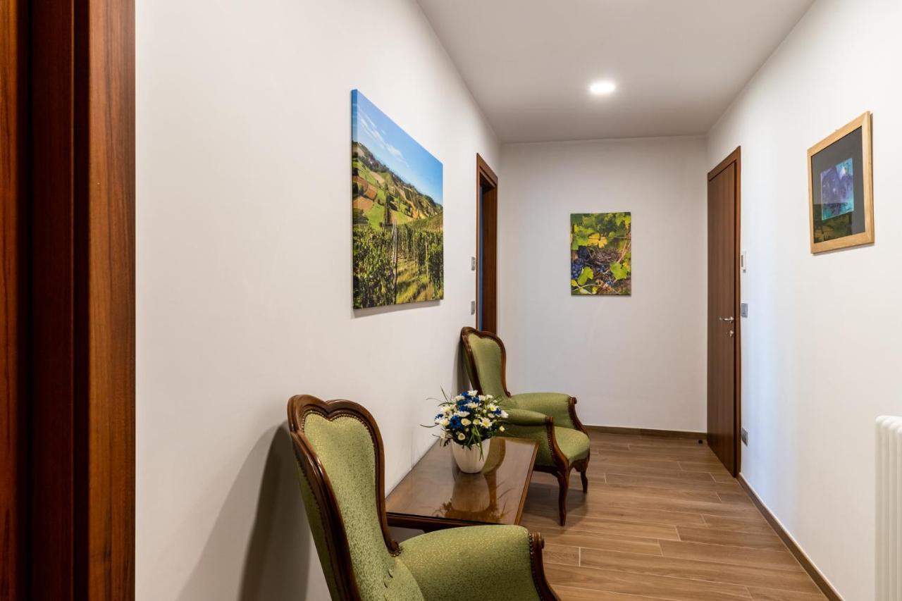 Agriturismo Tenuta La Meridiana Montegrosso d'Asti Luaran gambar